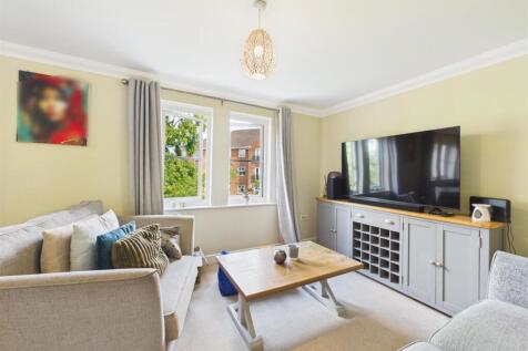 Living & Dining Area