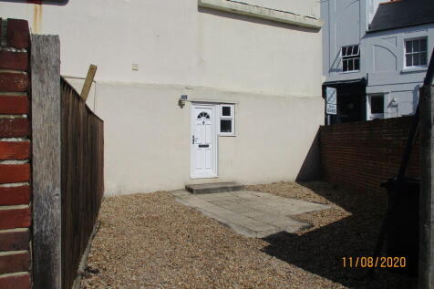 1 Bedroom House in PO5 3BE