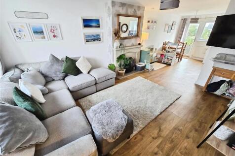 Living / Dining Area