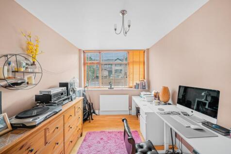 5 bed, 4 bath Detached in Bristol - Photo 12