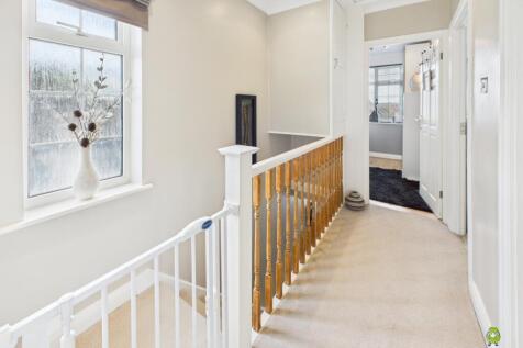 Presented by Clinton at EweMove Bexleyheath and Da