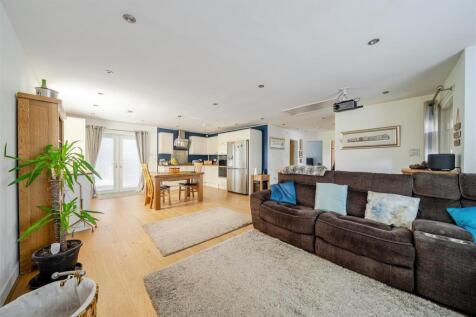 Kitchen Reception Room.jpg