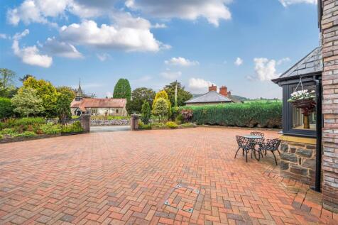 Driveway and parking.jpg