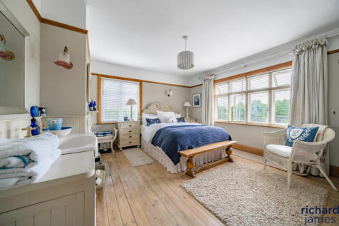 29438794-e4de-465...