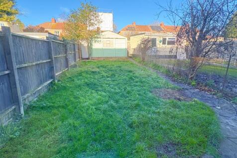 Rear garden and garage.jpg