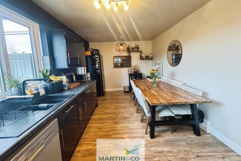 158998f4--45FD-8E...