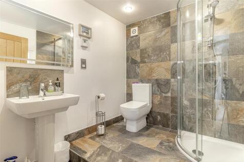 Bedroom 2 Ensuite.jpg