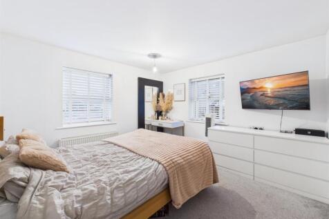 Bedroom: