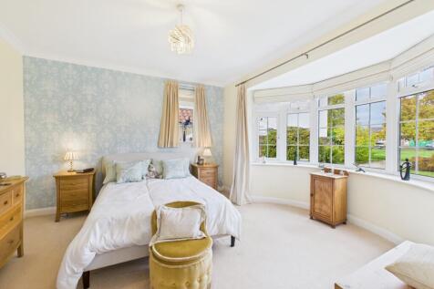 CAM03162G0-PR0352-STILL023