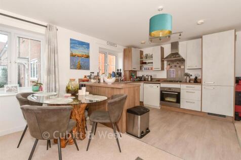 Kitchen/Dining/Lounge