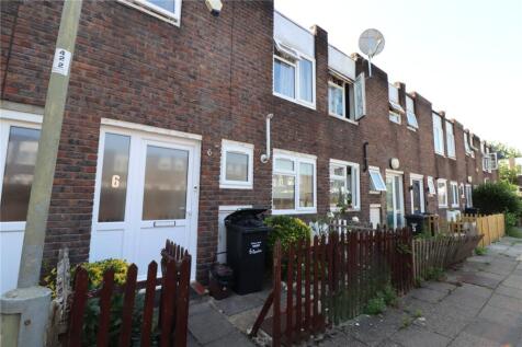 AVAILABLE NOW! Acorn Properties are pleased to offer to rent this Three Bedroom Terraced House. Situated over 2 floors the property comprises of a downstairs W/C, a fitted kitchen with white goods, a
