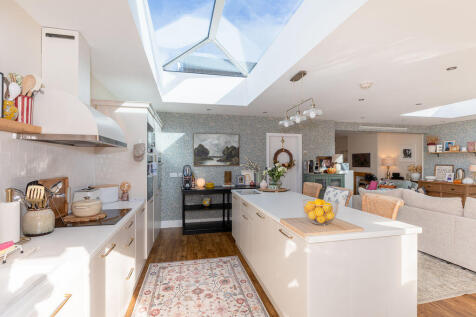 Kitchen / Family room