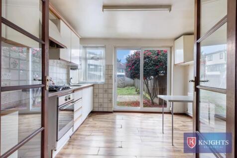 2 bed, 1 bath House in london - Photo 5