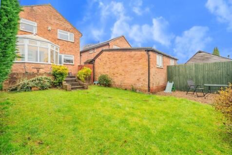 24 Larch Close 4.jpg