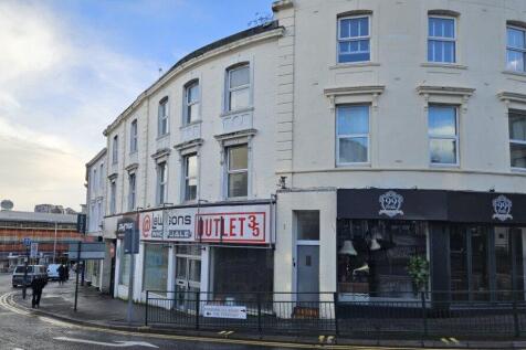 2 Bedroom Flat in BH2 5SE