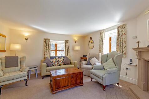 Reception Room-1.jpg