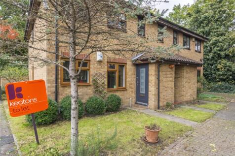 Keatons are favoured as sole agents to market this well presented, recently refurbished two double bedroom ground floor apartment with private front garden and a good size communal garden. Features in