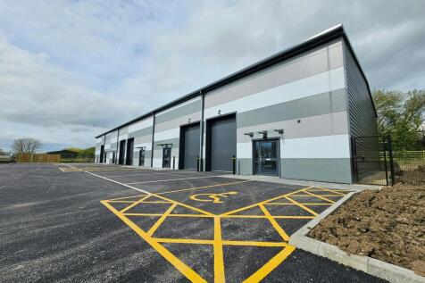 Distribution Warehouse to rent in pickering