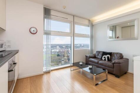 This stylish studio apartment is situated on the 23rd floor of the iconic Cube West, one of Birmingham's most recognisable landmarks. Offering breathtaking panoramic views across the city skyline and
