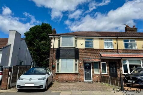 Next Station UK are pleased to present this stunning, three bedroom, end terrace property located in the heart of Swinton. This property is located close to local amenities and also a few minute walk