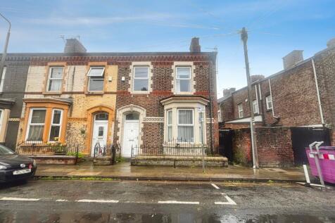 A three-bedroom end of terrace house to let in Liverpool’s L4 area, offering two reception rooms, a separate kitchen and a bathroom, close to local amenities, parks, schools and public transport links