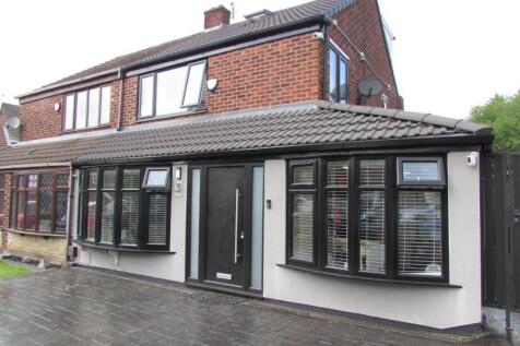 ***LARGELY EXTENDED WITH DORMER, REAR EXTENSION AND GARAGE CONVERSION***BEAUTIFULLY PRESENTED***LUXURY FITTINGS THROUGHOUT***We are delighted to offer TO LET this largely extended and luxury modernise