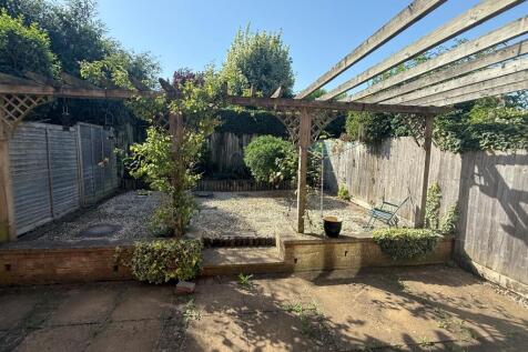 45 moorhen gdn 2