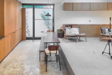 46a Rainham Road, Kensel Green, London NW10 5DG