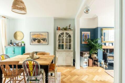 ***PETS CONSIDERED*** Light and spacious three double bedroom, two reception room terraced house on Dunkerry Road in Windmill Hill, offered unfurnished and available from the 10th of July 2026.
