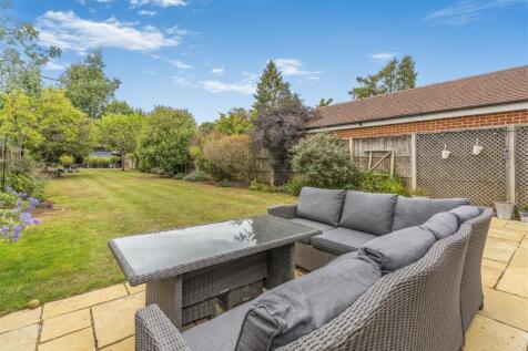 90 Oxford Road, Banbury-18.jpg