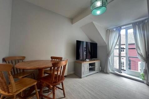 Livingroom.jpg