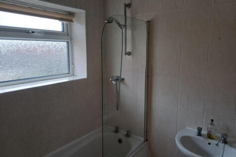 11b Bathroom 1