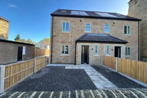 4 Bedroom Semi-Detached in BD19 3AF