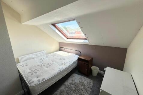 LET’S LIVE LEEDS PRESENTS: HADDON AVENUE
ROOMS 3,4 & 5 AVAILABLE NOW!