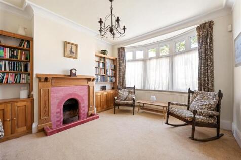 Shenfield Road, IG8