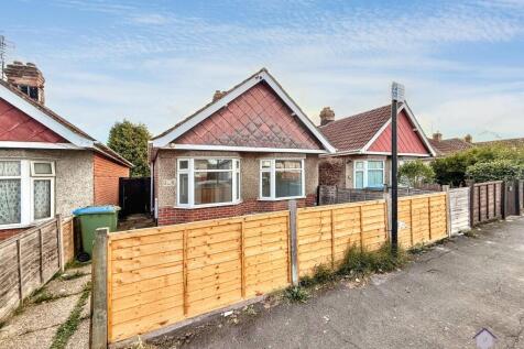 2 bed detached bungalow for sale Onibury Road, So