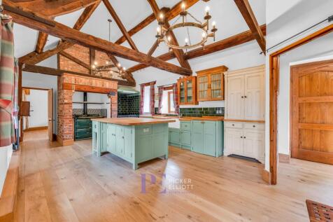Kitchen dining room
