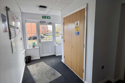 COMMUNAL ENTRANCE