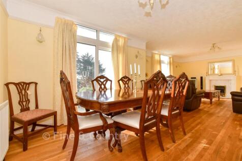Sitting/Dining Room