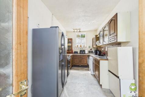 Kitchen - Charlotte Thomasson Ewemove Whitchurch a