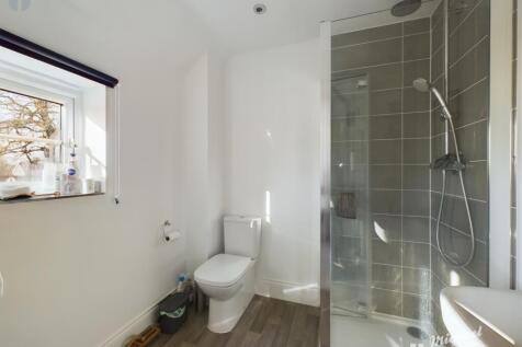 CAM03218G0-PR0081-STILL014