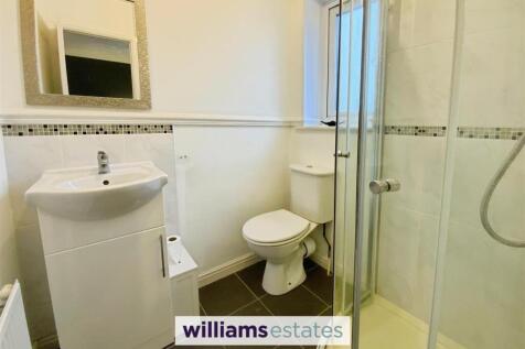 master en-suite shower