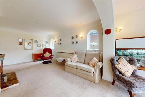 Longwood Close Reception Room