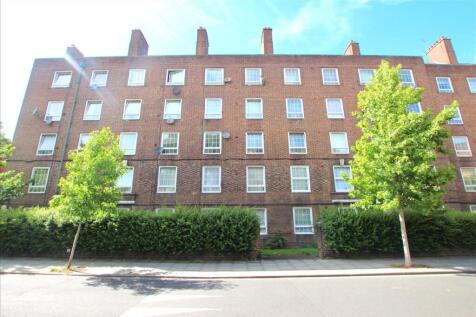 NEW! Knights are delighted to offer to let this light and airy ONE bedroom flat situated on the second floor within a purpose built development and in walking distance to both London Bridge and Boroug