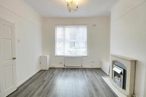 This well-presented 2-bedroom terraced home in Liverpool's vibrant L6 area features a spacious, contemporary open-plan living and dining area perfect for modern living. It has a private rear courtyard
