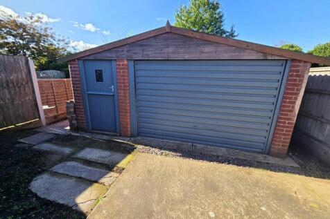 21 Poplar - Garage.jpg