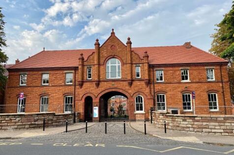 Avery Residential are proud to offer this luxury 2 bedroom, 2 bathroom, furnished apartment. This beautifully converted listed building that dates back to the 1800s and was formerly part of Selly Oak