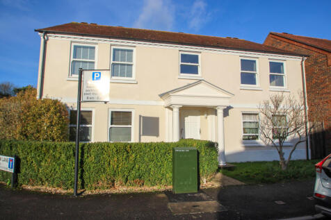 2 bed flat to rent Meadow Lane, Hamble SO31