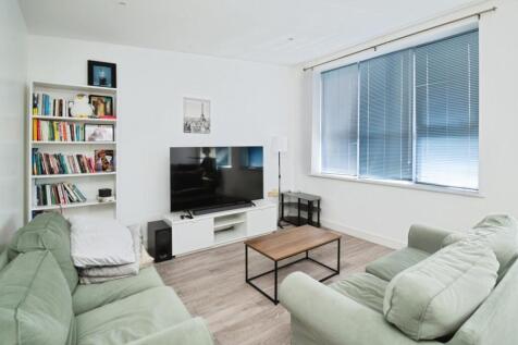 Living/Dining Area