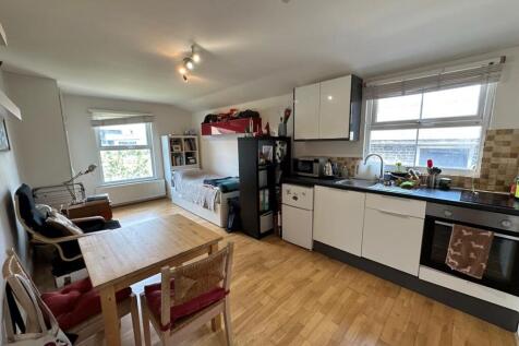 ## RENT INCLUDES HEATING, COUNCIL TAX AND WATER ## Alex Marks is pleased to offer this top floor studio just off Green Lanes, the property has is open plan living and is close to all shops and Manor H